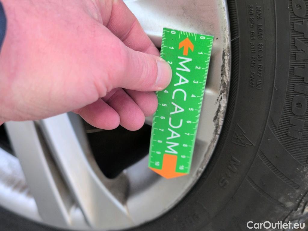  Toyota  Corolla TOYOTA  Touring Sports / 2018 / 5P / Break Hybride 122h Dynamic Business Beyond Zer #14