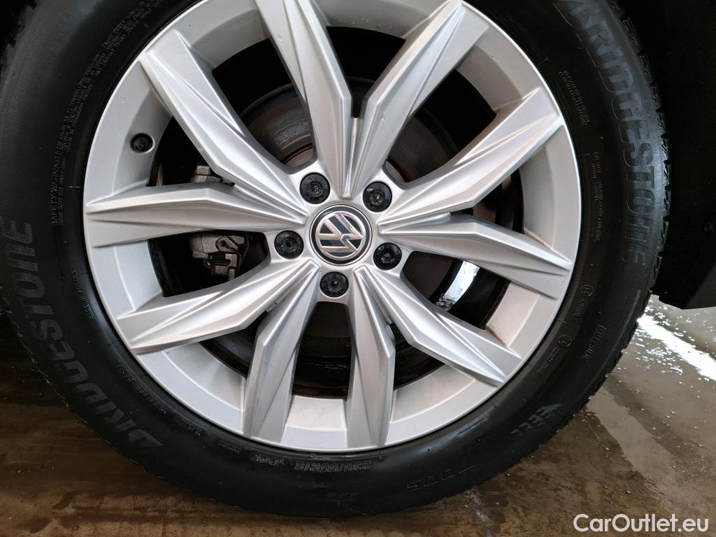  Volkswagen  Tiguan VOLKSWAGEN   2016  5P  SUV 15 TSI 150 EVO DSG7 Carat #4