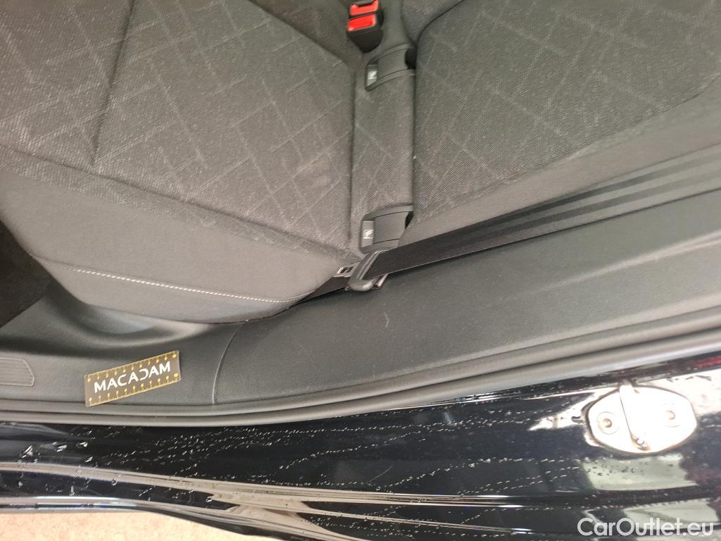  Volkswagen  Golf  VOLKSWAGEN / 2020 / 5P / Berline 2.0 TDI SCR 115 DSG7 LIFE SOCI BUSINESS #4