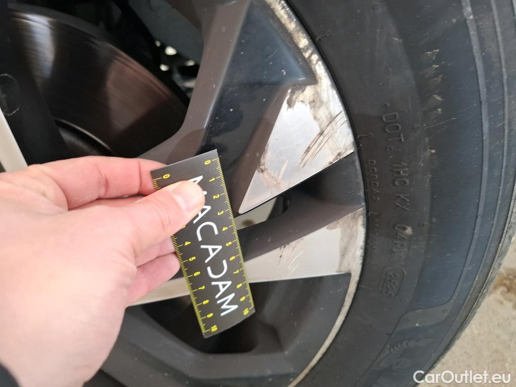  Peugeot  2008  Allure Business 1.5 HDi 130CV BVA8 E6d #14