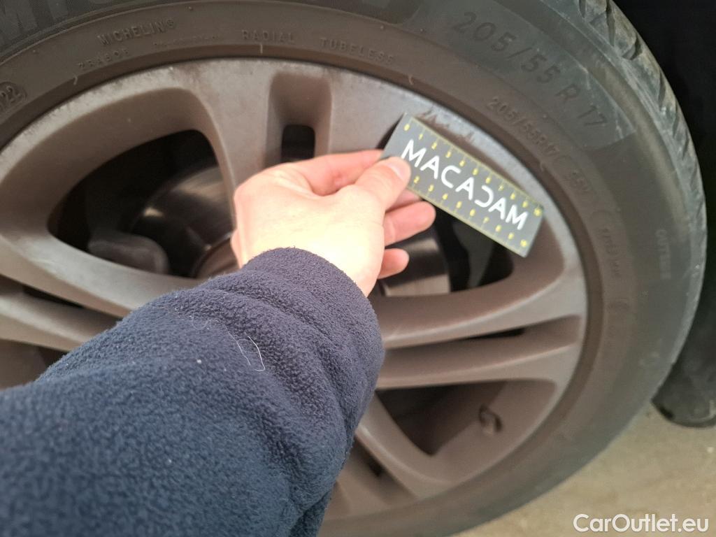  Mercedes  A-Klasse MERCEDES-BENZ Classe A Compact / 2018 / 5P / Berline A 180 Business Line #55