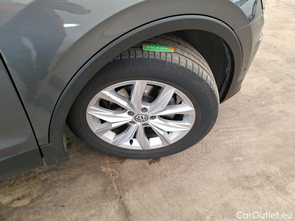  Volkswagen  Tiguan VOLKSWAGEN  5p SUV 2.0 TDI 150 DSG7 Carat #6