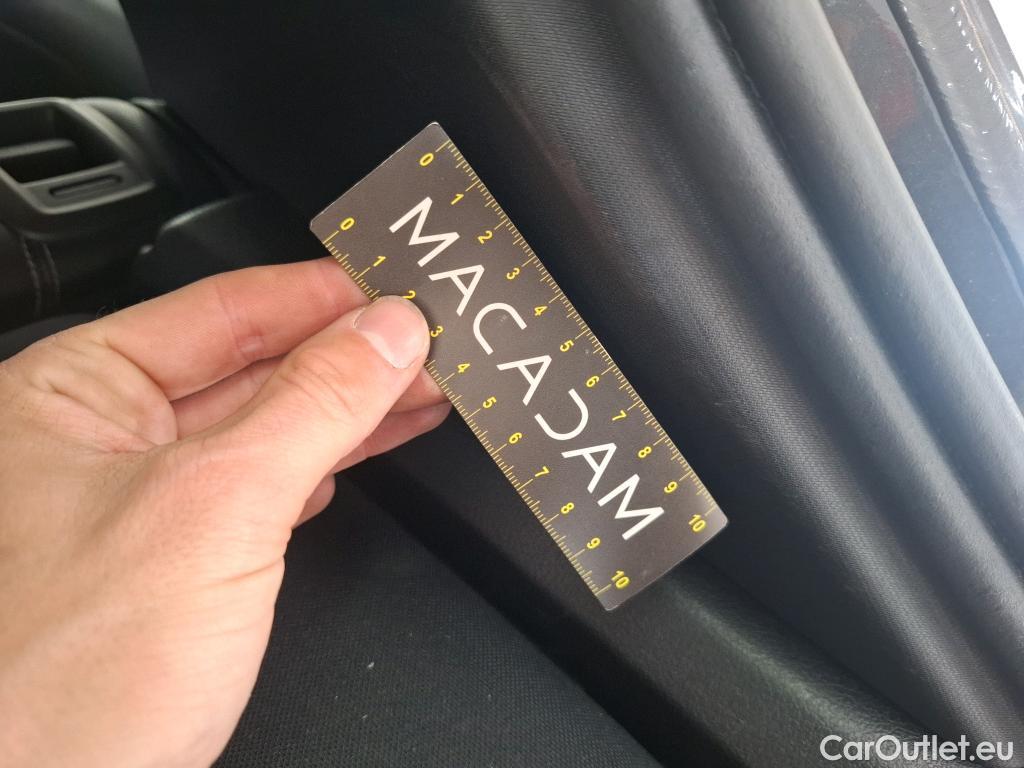  Mercedes  A-Klasse MERCEDES-BENZ Classe A Compact / 2018 / 5P / Berline A 180 Business Line #47