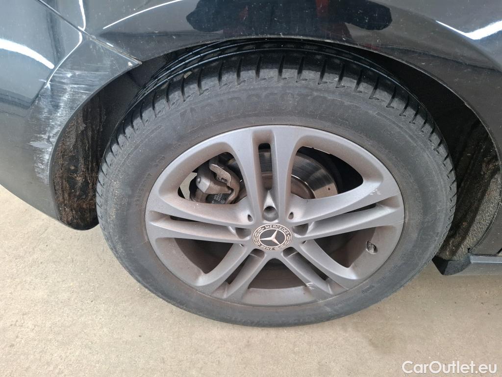  Mercedes  A-Klasse MERCEDES-BENZ Classe A Compact / 2018 / 5P / Berline A 180 Business Line #64