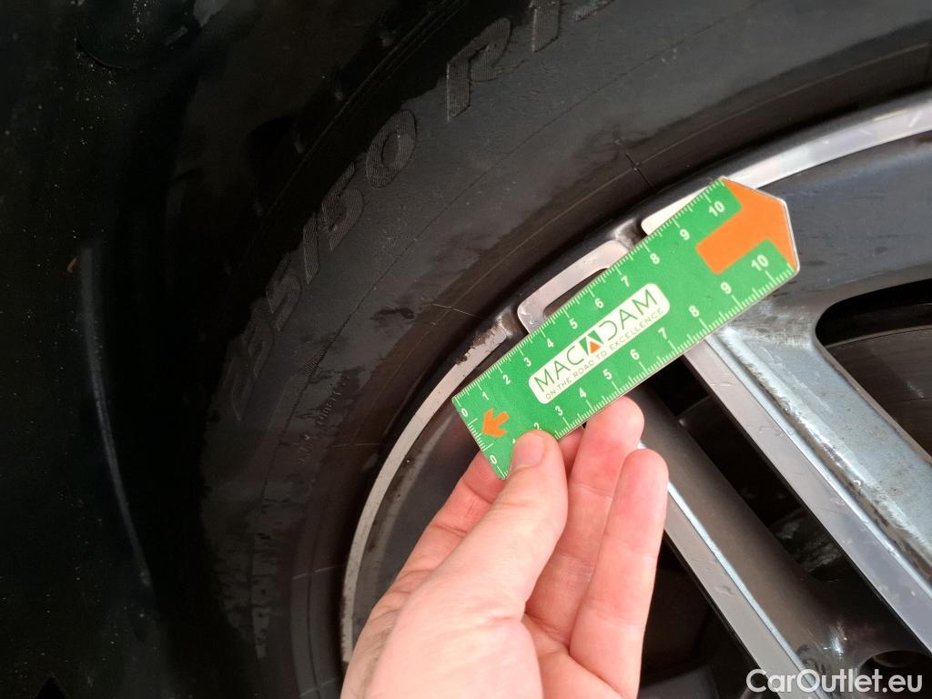  Mercedes  GLB MERCEDES-BENZ  / 2019 / 5P / SUV  200 AMG Line #10