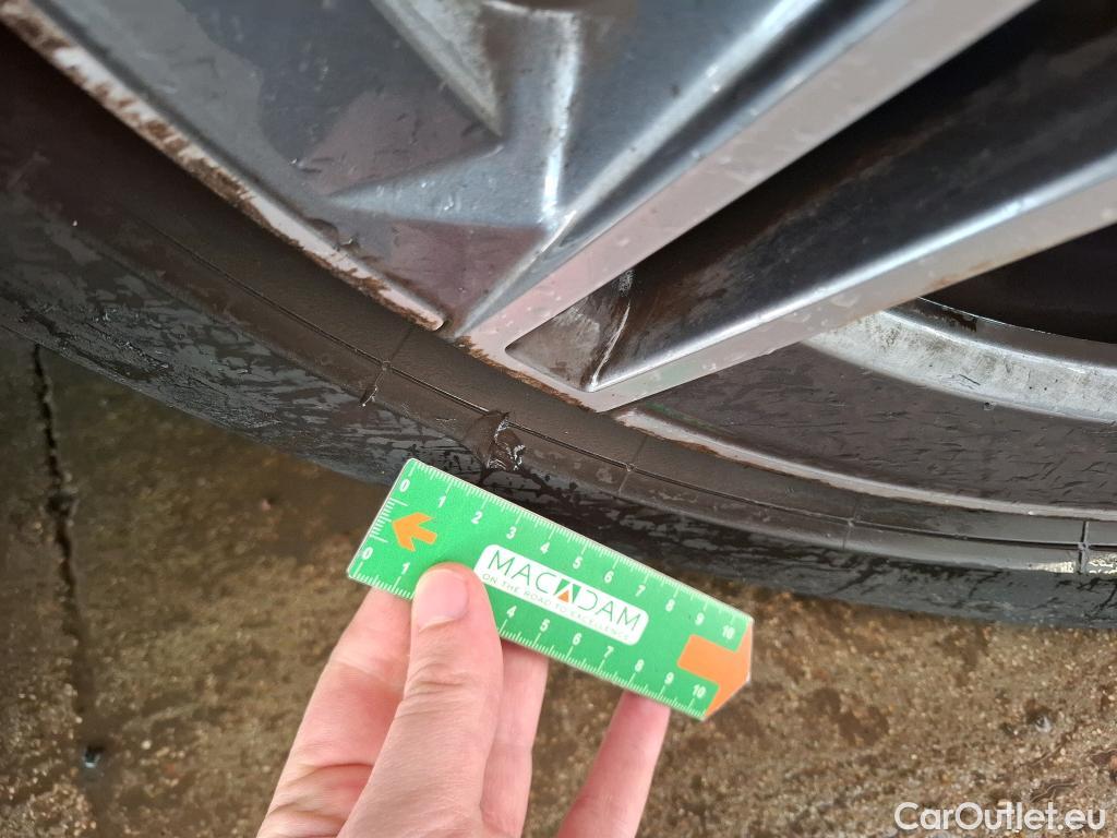  Mercedes  GLB MERCEDES-BENZ  / 2019 / 5P / SUV  200 AMG Line #5