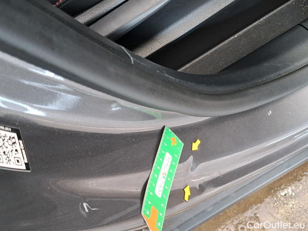  Mercedes  GLB MERCEDES-BENZ  / 2019 / 5P / SUV  200 AMG Line #28