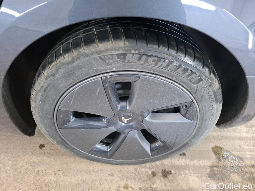  Tesla  Model 3 TESLA  / 2018 / 4P / Berline Autonomie Standard Plus RWD #34