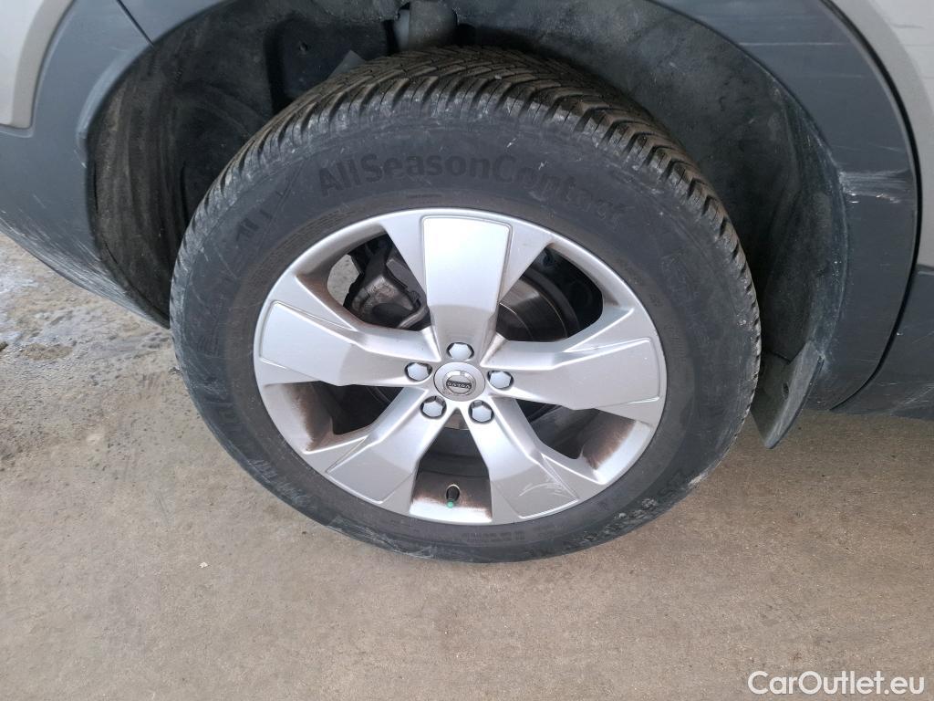  Volvo  XC 40 XC40 Momentum 2WD 1.5 130CV BVA8 E6d #59