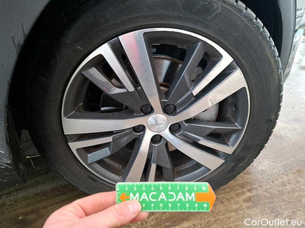  Peugeot  3008 PEUGEOT  / 2020 / 5P / SUV 1.6 HYBRID 225 E-EAT8 Allure Pack #9