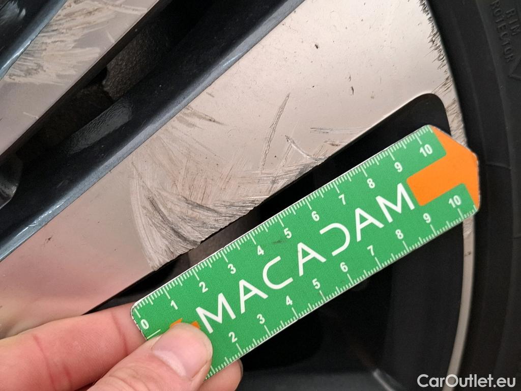  Peugeot  3008 PEUGEOT  / 2020 / 5P / SUV 1.6 HYBRID 225 E-EAT8 Allure Pack #10