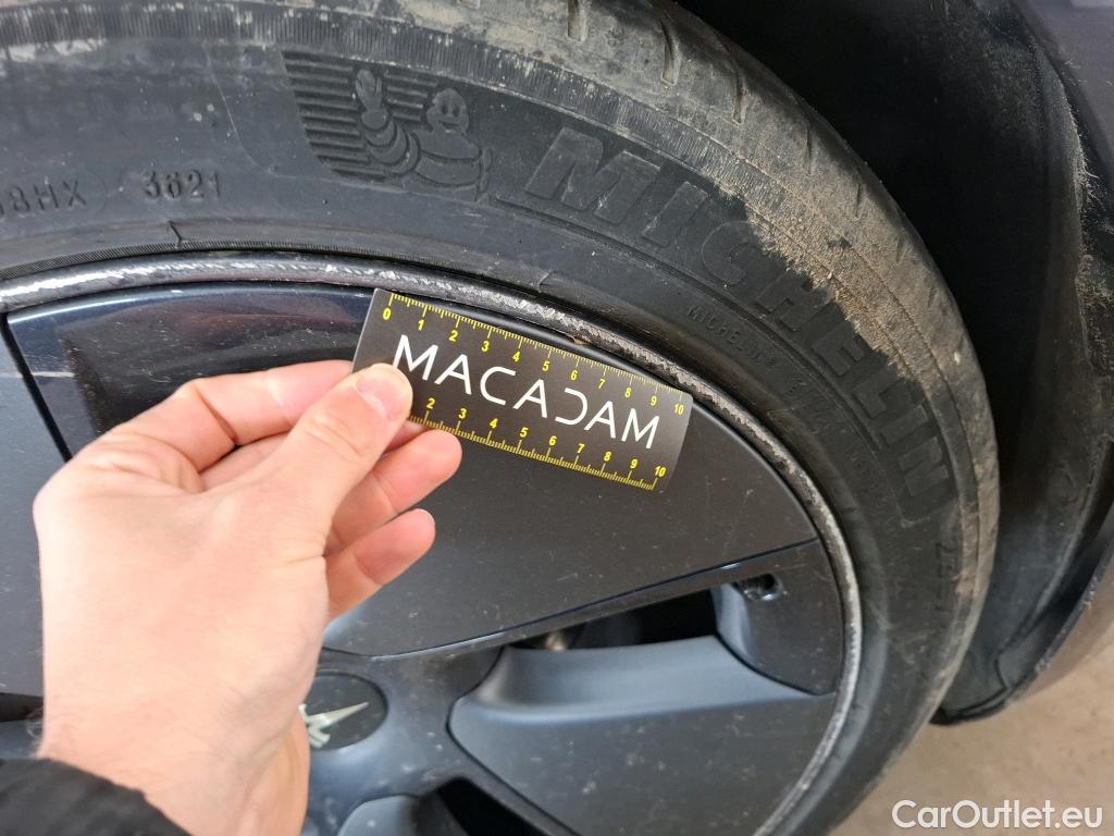  Tesla  Model 3 TESLA  / 2018 / 4P / Berline Autonomie Standard Plus RWD #19