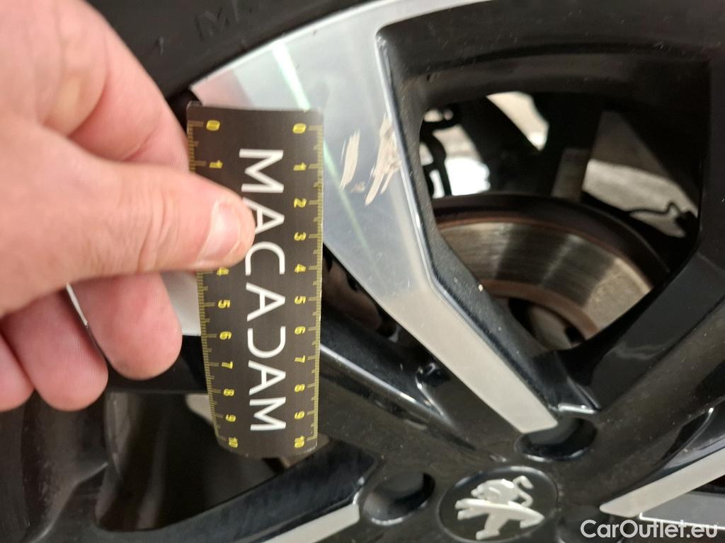  Peugeot  2008  Allure Business 1.2 PureTech 130CV BVA8 E6d #17