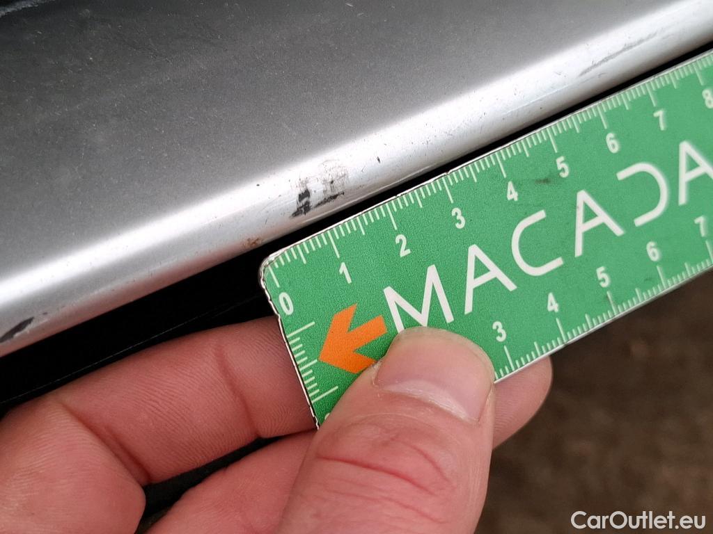  Peugeot  3008 PEUGEOT  / 2020 / 5P / SUV 1.6 HYBRID 225 E-EAT8 Allure Pack #24