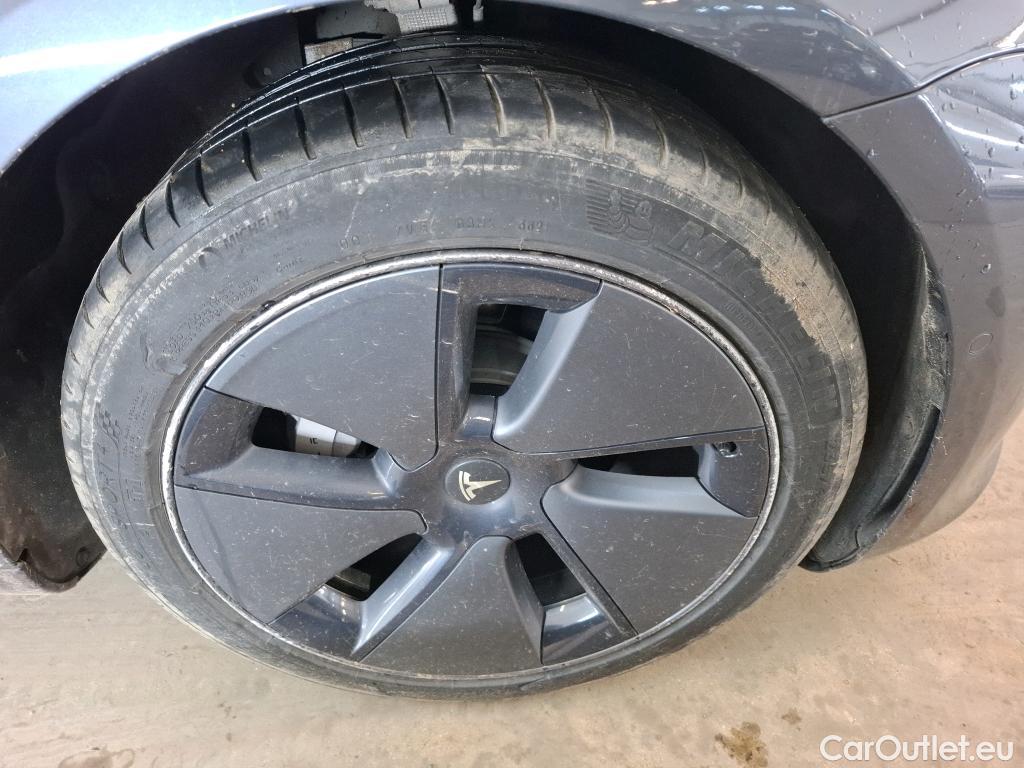  Tesla  Model 3 TESLA  / 2018 / 4P / Berline Autonomie Standard Plus RWD #17