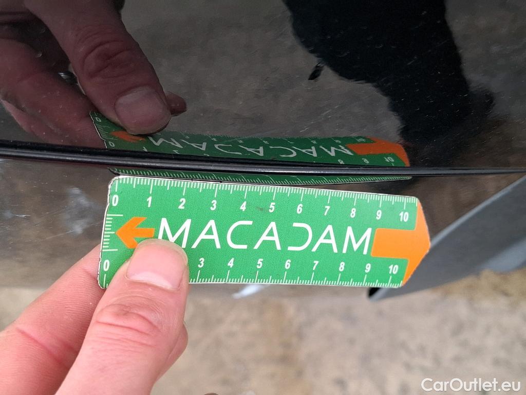  Peugeot  3008 PEUGEOT  / 2020 / 5P / SUV 1.6 HYBRID 225 E-EAT8 Allure Pack #32