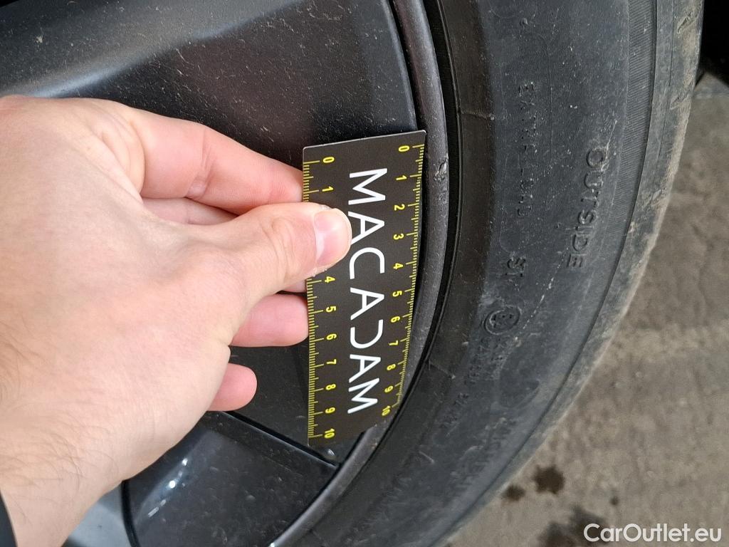  Tesla  Model 3 TESLA  / 2018 / 4P / Berline Autonomie Standard Plus RWD #36