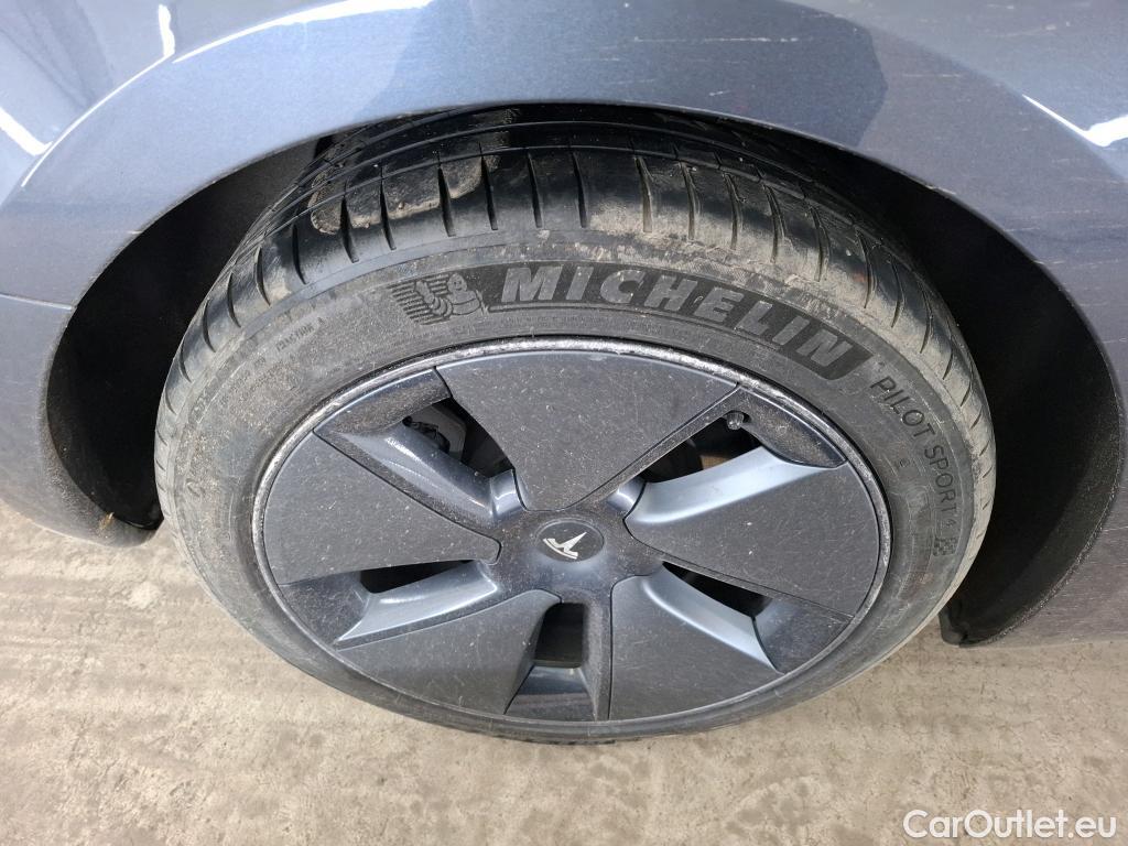  Tesla  Model 3 TESLA  / 2018 / 4P / Berline Autonomie Standard Plus RWD #11