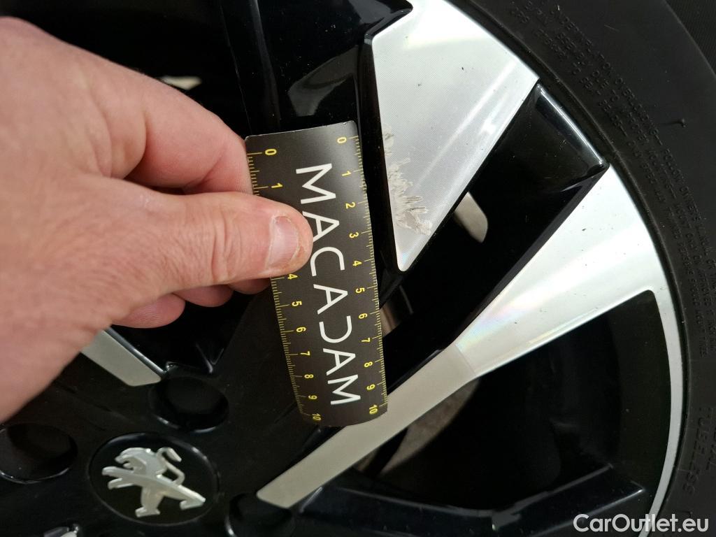  Peugeot  2008  Allure Business 1.2 PureTech 130CV BVA8 E6d #18