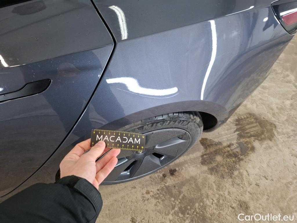  Tesla  Model 3 TESLA  / 2018 / 4P / Berline Autonomie Standard Plus RWD #40