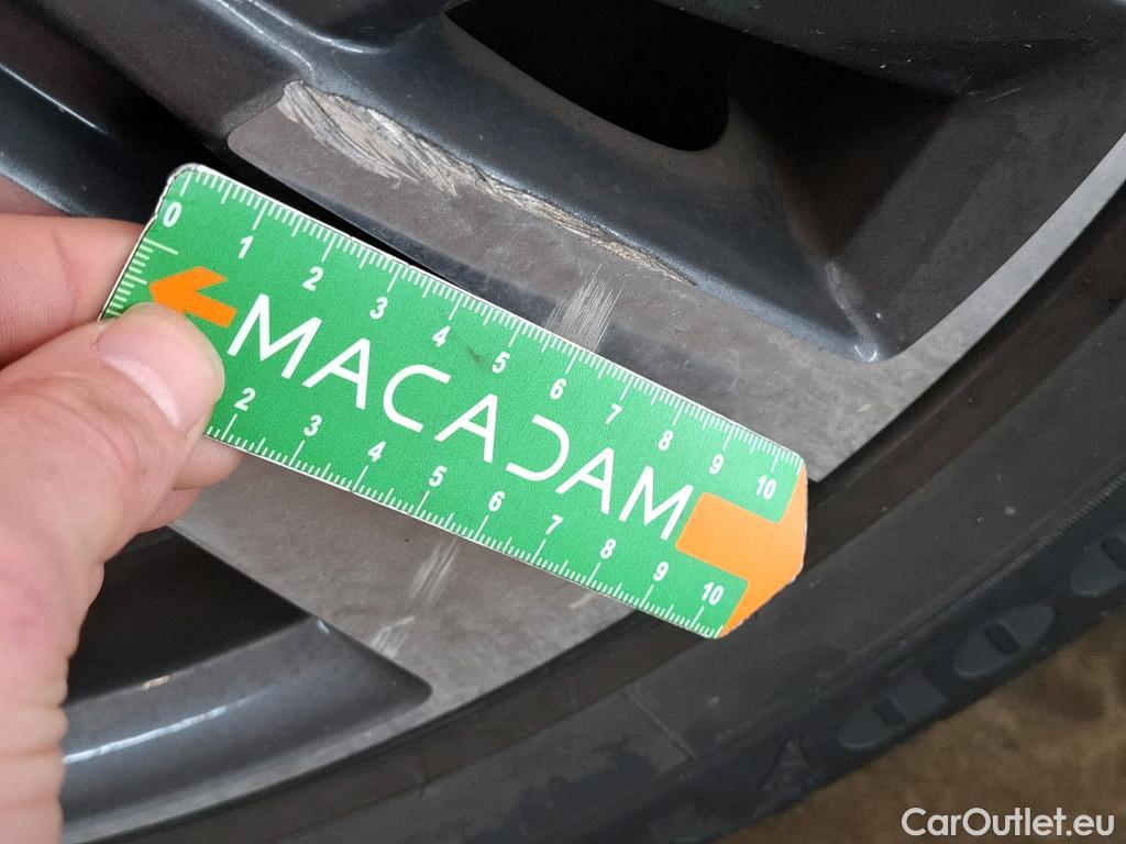  Peugeot  3008 PEUGEOT  / 2020 / 5P / SUV 1.6 HYBRID 225 E-EAT8 Allure Pack #3