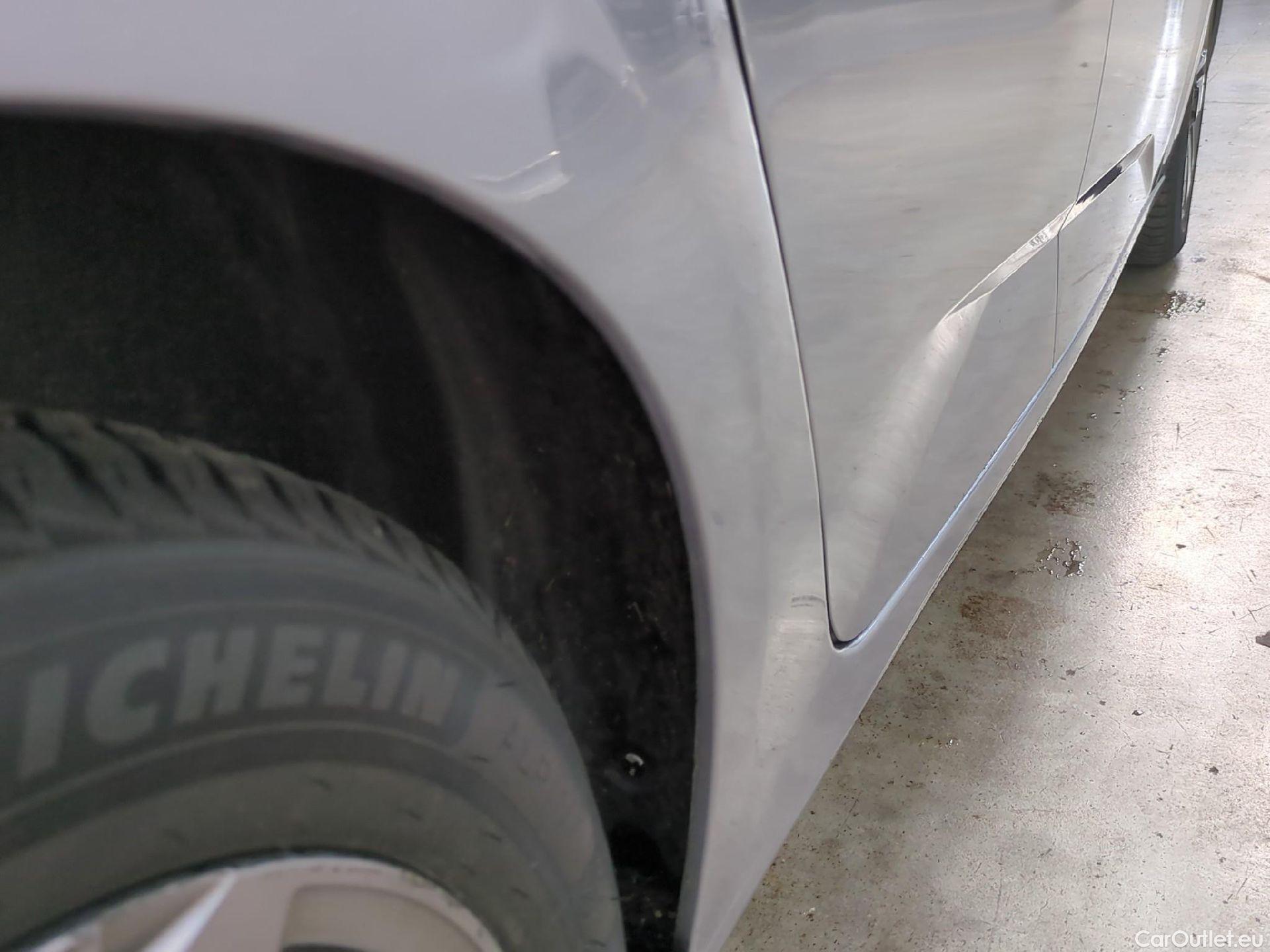  Peugeot  308 PEUGEOT  SW / 2021 / 5P / Break BlueHDi 130 ACTIVE PACK #39