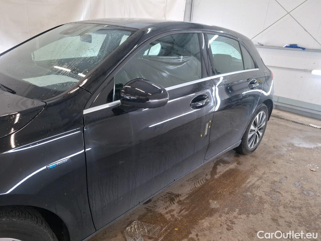  Mercedes  A-Klasse MERCEDES-BENZ Classe A Compact / 2018 / 5P / Berline A 250 e Business Line 8G-DCT #43