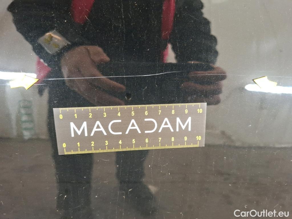  Mercedes  A-Klasse MERCEDES-BENZ Classe A Compact / 2018 / 5P / Berline A 250 e Business Line 8G-DCT #47