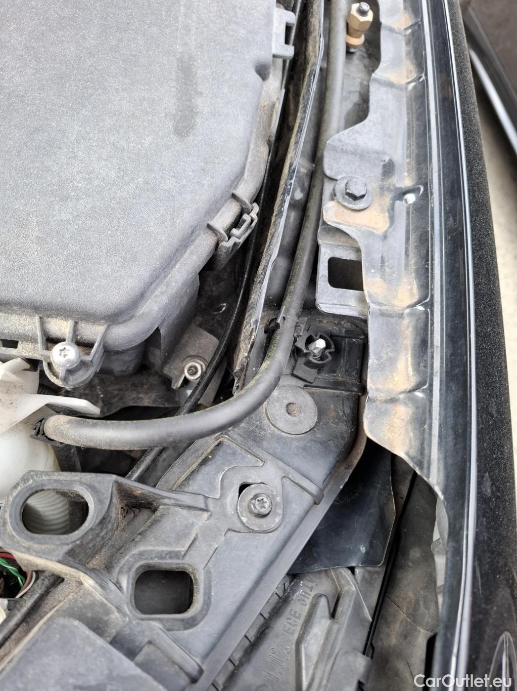  Mercedes  A-Klasse MERCEDES-BENZ Classe A Compact / 2018 / 5P / Berline A 250 e Business Line 8G-DCT #77