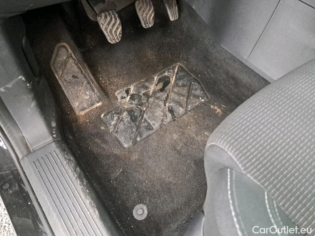  Nissan  Qashqai NISSAN  / 2021 / 5P / Crossover 1.3 MHEV 140 Business Edition #13