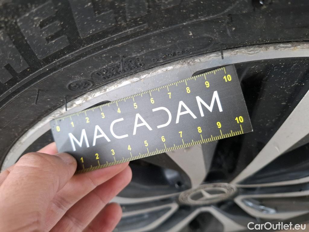  Mercedes  A-Klasse MERCEDES-BENZ Classe A Compact / 2018 / 5P / Berline A 250 e Business Line 8G-DCT #59