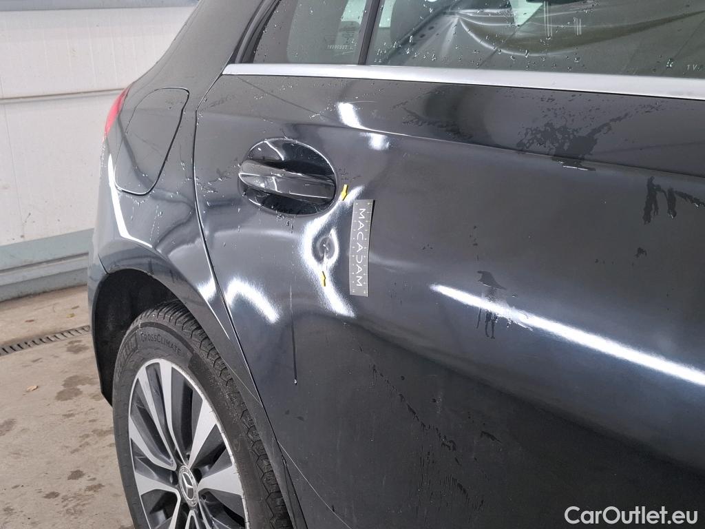  Mercedes  A-Klasse MERCEDES-BENZ Classe A Compact / 2018 / 5P / Berline A 250 e Business Line 8G-DCT #37