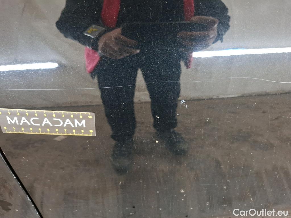  Mercedes  A-Klasse MERCEDES-BENZ Classe A Compact / 2018 / 5P / Berline A 250 e Business Line 8G-DCT #68