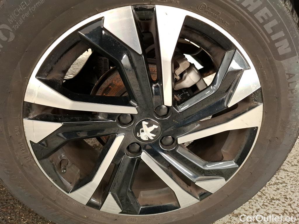  Peugeot  2008  Allure Business 1.2 PureTech 130CV BVA8 E6d #24