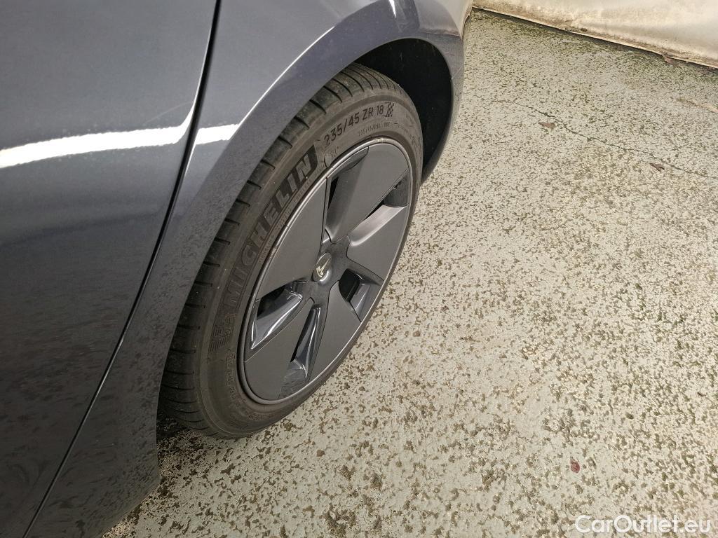  Tesla  Model 3 TESLA   2018  4P  Berline Propulsion #32