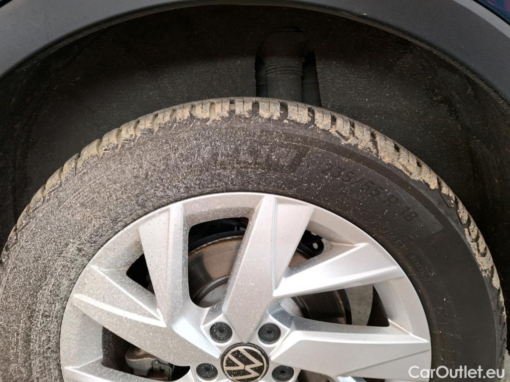  Volkswagen  Tiguan VOLKSWAGEN  / 2020 / 5P / SUV 1.4 eHybrid 245 DSG6 Elegance #17