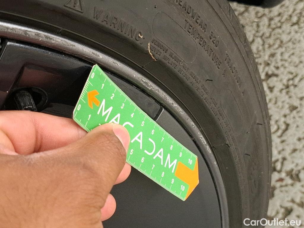  Tesla  Model 3 TESLA   2018  4P  Berline Propulsion #36