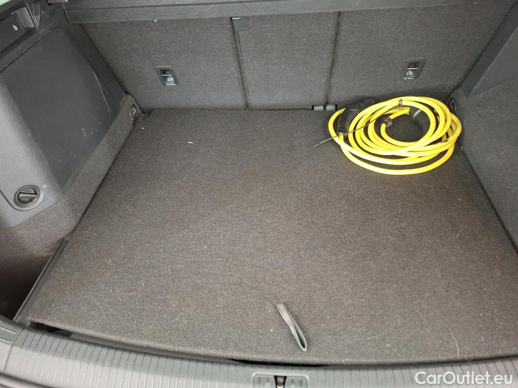  Volkswagen  Tiguan VOLKSWAGEN  / 2020 / 5P / SUV 1.4 eHybrid 245 DSG6 Elegance #15