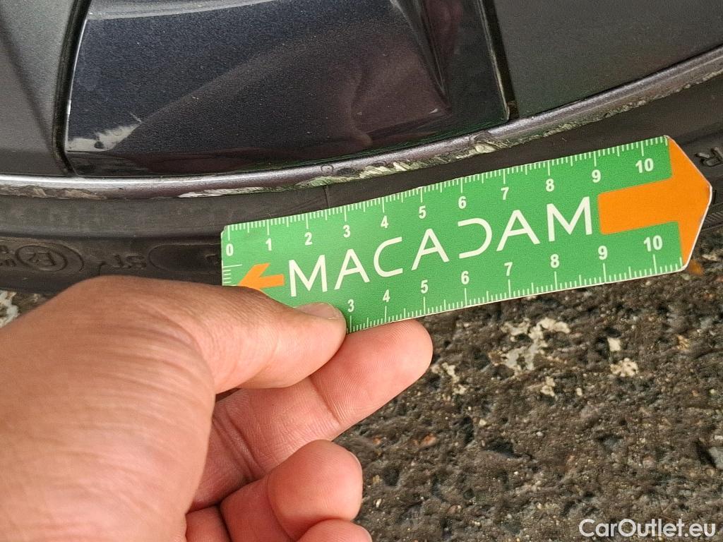  Tesla  Model 3 TESLA   2018  4P  Berline Propulsion #10