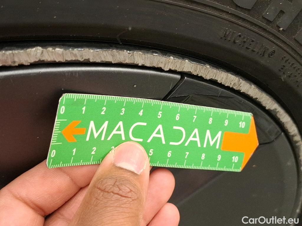  Tesla  Model 3 TESLA   2018  4P  Berline Propulsion #16