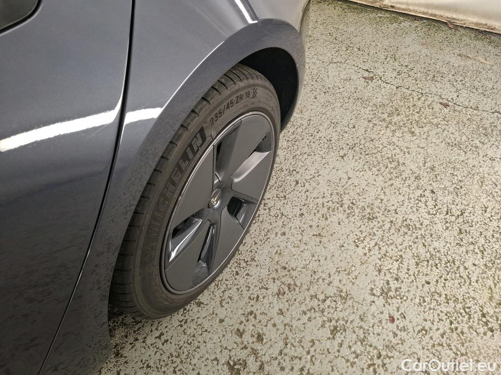  Tesla  Model 3 TESLA   2018  4P  Berline Propulsion #27