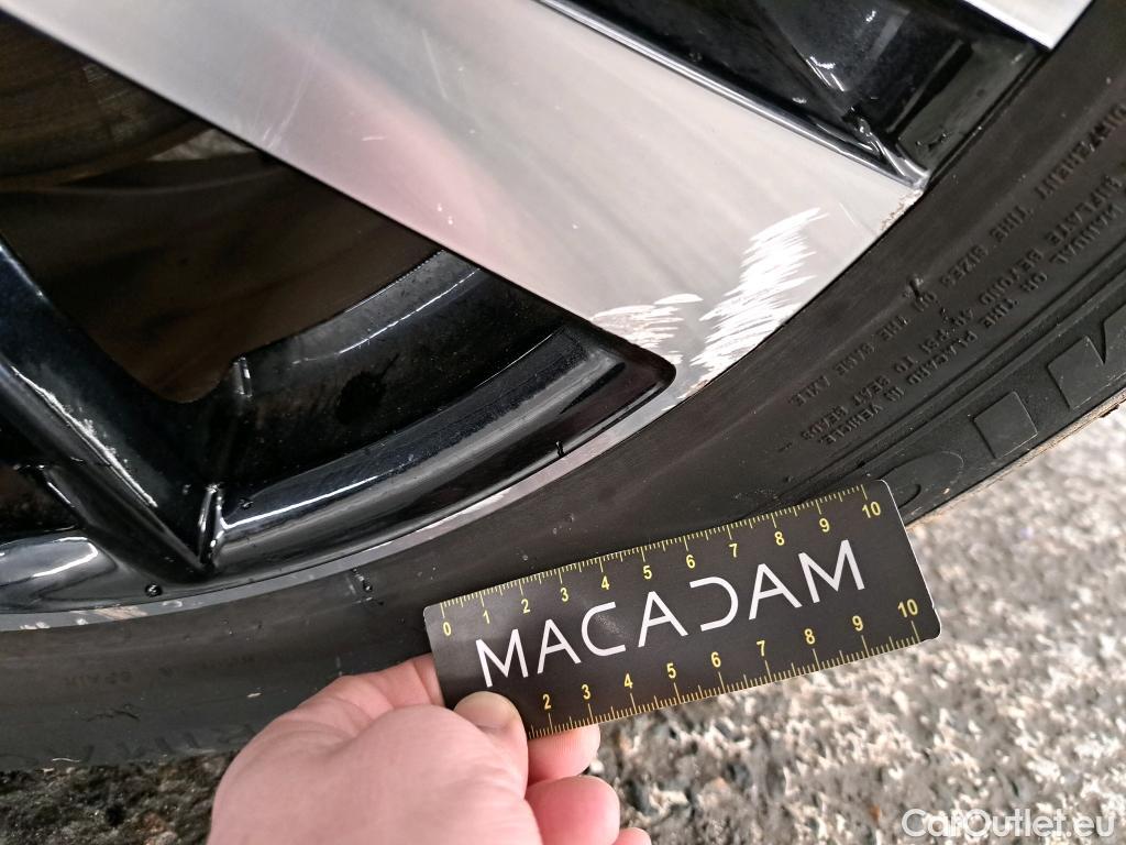  Peugeot  3008 PEUGEOT  2020 5P SUV 1.6 HYBRID 225 EEAT8 GT #32