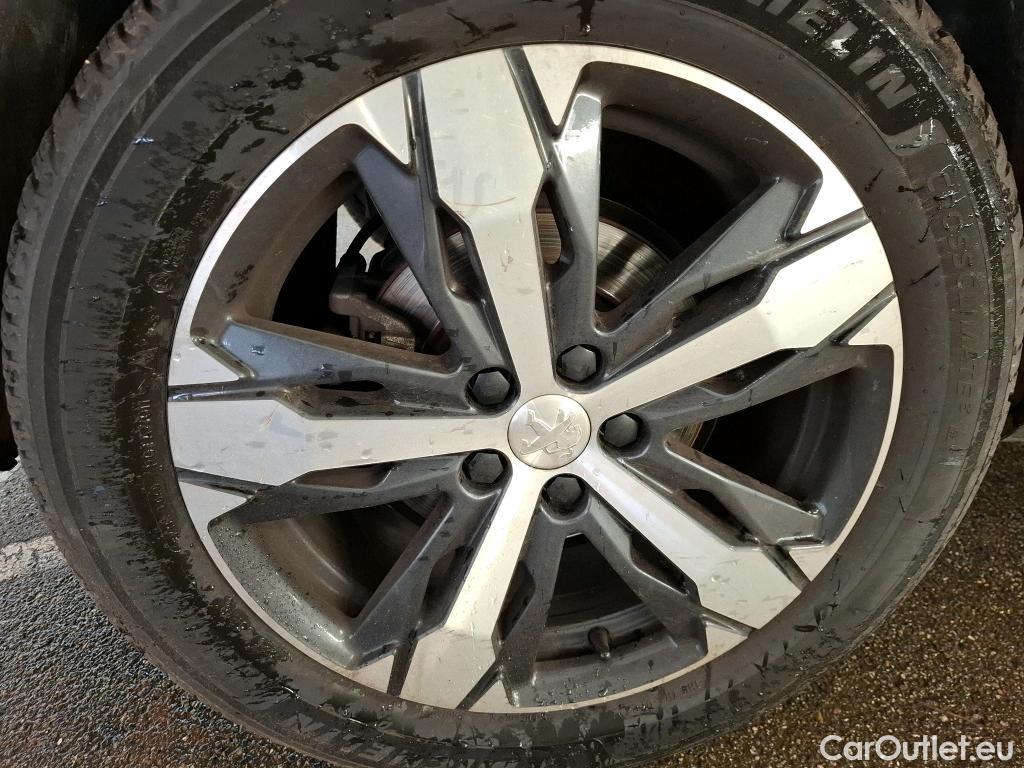  Peugeot  5008  Allure Pack 1.5 HDi 130CV BVA8 7 Sieges E6d #40