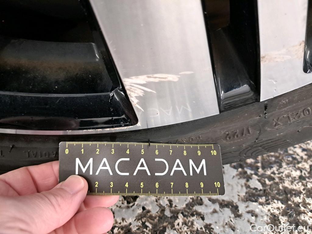  Peugeot  3008 PEUGEOT  2020 5P SUV 1.6 HYBRID 225 EEAT8 GT #24