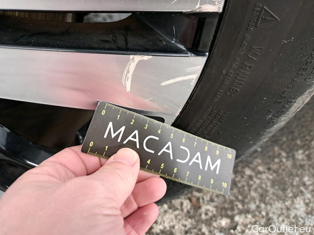  Peugeot  3008 PEUGEOT  2020 5P SUV 1.6 HYBRID 225 EEAT8 GT #18