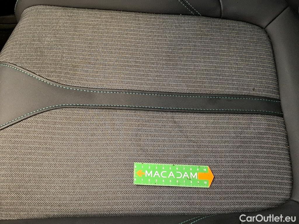  Peugeot  5008  Allure Pack 1.5 HDi 130CV BVA8 7 Sieges E6d #32