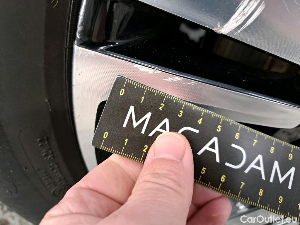  Peugeot  3008 PEUGEOT  2020 5P SUV 1.6 HYBRID 225 EEAT8 GT #21