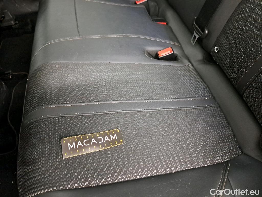  Peugeot  3008 PEUGEOT  2020 5P SUV 1.6 HYBRID 225 EEAT8 GT #42