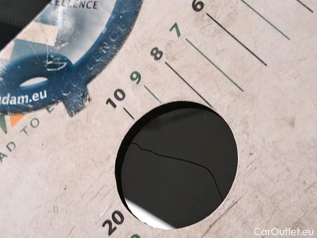  Peugeot  3008 PEUGEOT  2020 5P SUV 1.6 HYBRID 225 EEAT8 GT #2