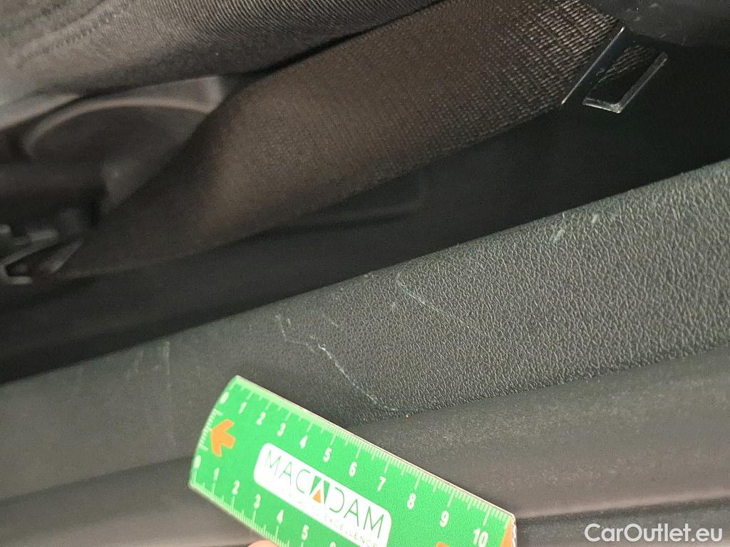  Bmw  Serie 1 BMW Série 1 / 2019 / 5P / Berline 116i DKG7 Business Design #10